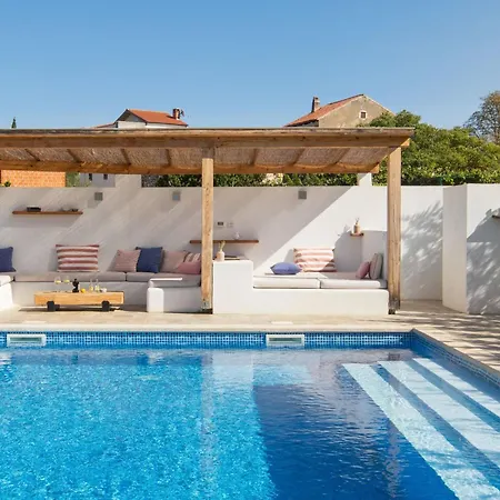 Flavia Traditionelles Steinhaus Mit Pool By Interhome * Cepljani