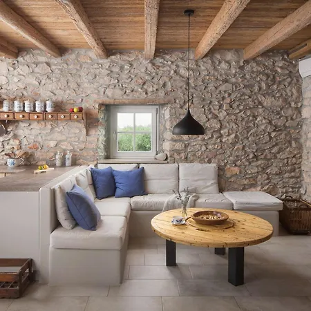 Flavia Traditionelles Steinhaus Mit Pool By Interhome *