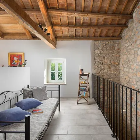 Flavia Traditionelles Steinhaus Mit Pool By Interhome
